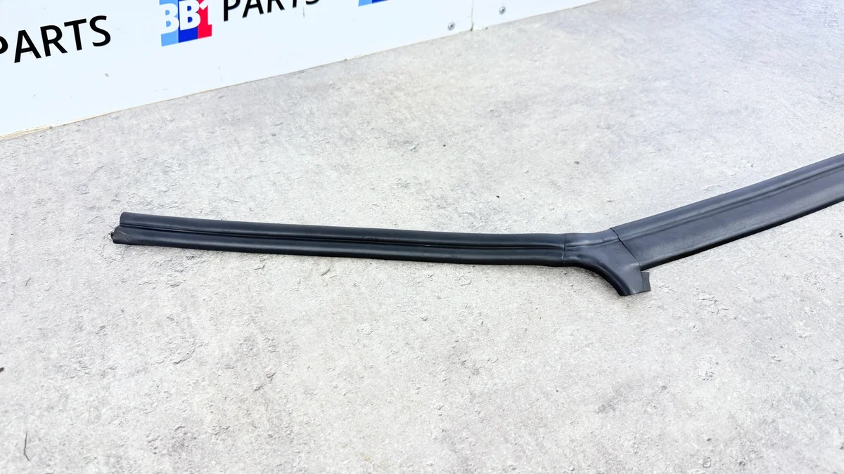 BMW F48 X1 Joint de capot 7329384 image 6