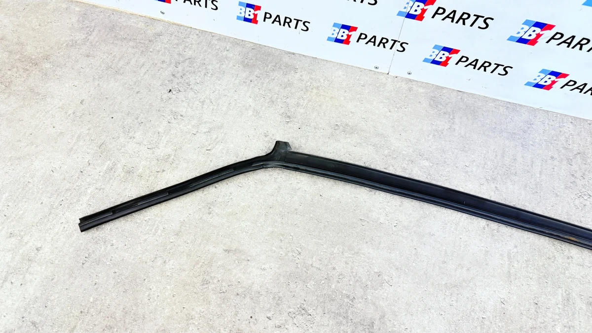 BMW F48 X1 Joint de capot 7329384 image 8