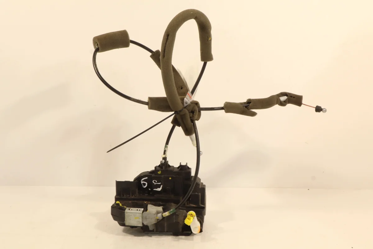 Nissan Pulsar Front Left Door Lock 4Y14A
