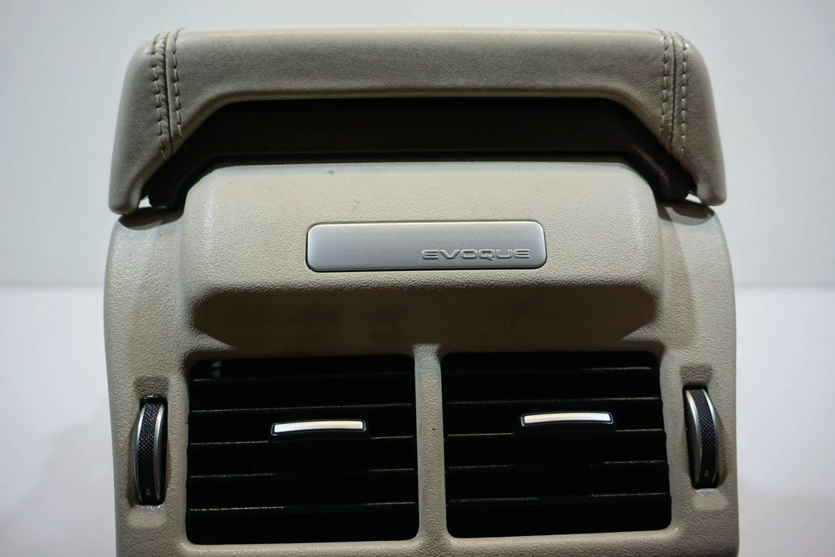 Land Rover Evoque L538 Middentunnel DKJ3355 image 3