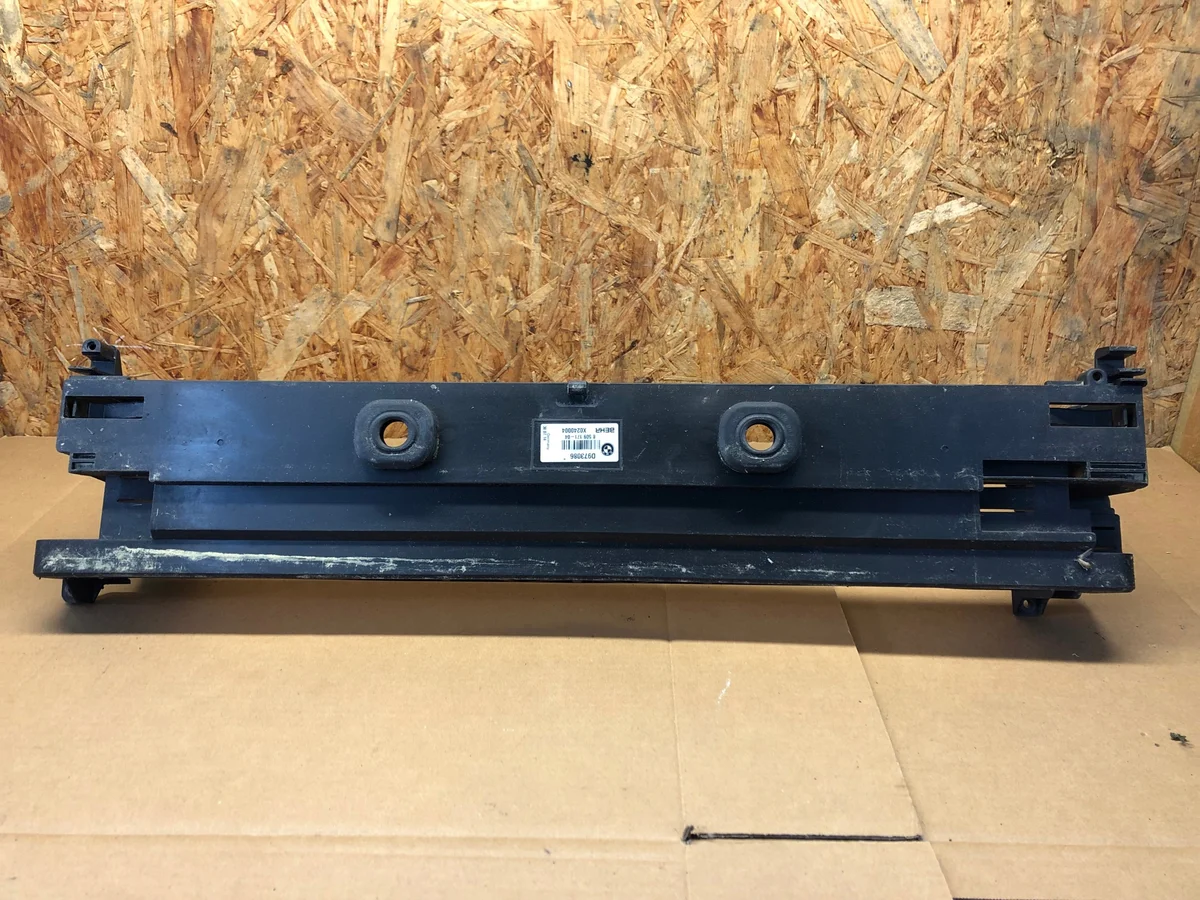 BMW F01 F02 F10 F11 F12 F13 jäähdyttimen kehys