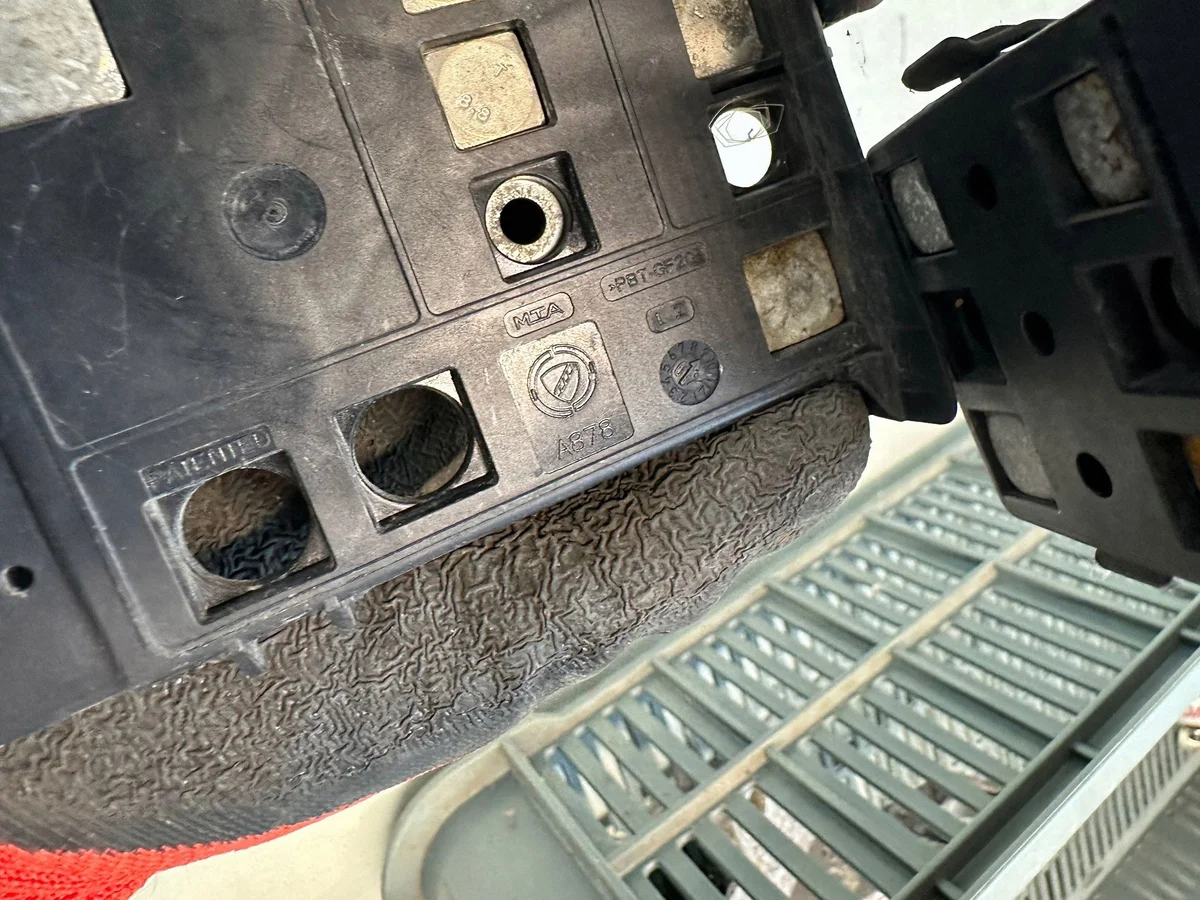 Borne positive Fiat Bravo II OEM 321 image 3