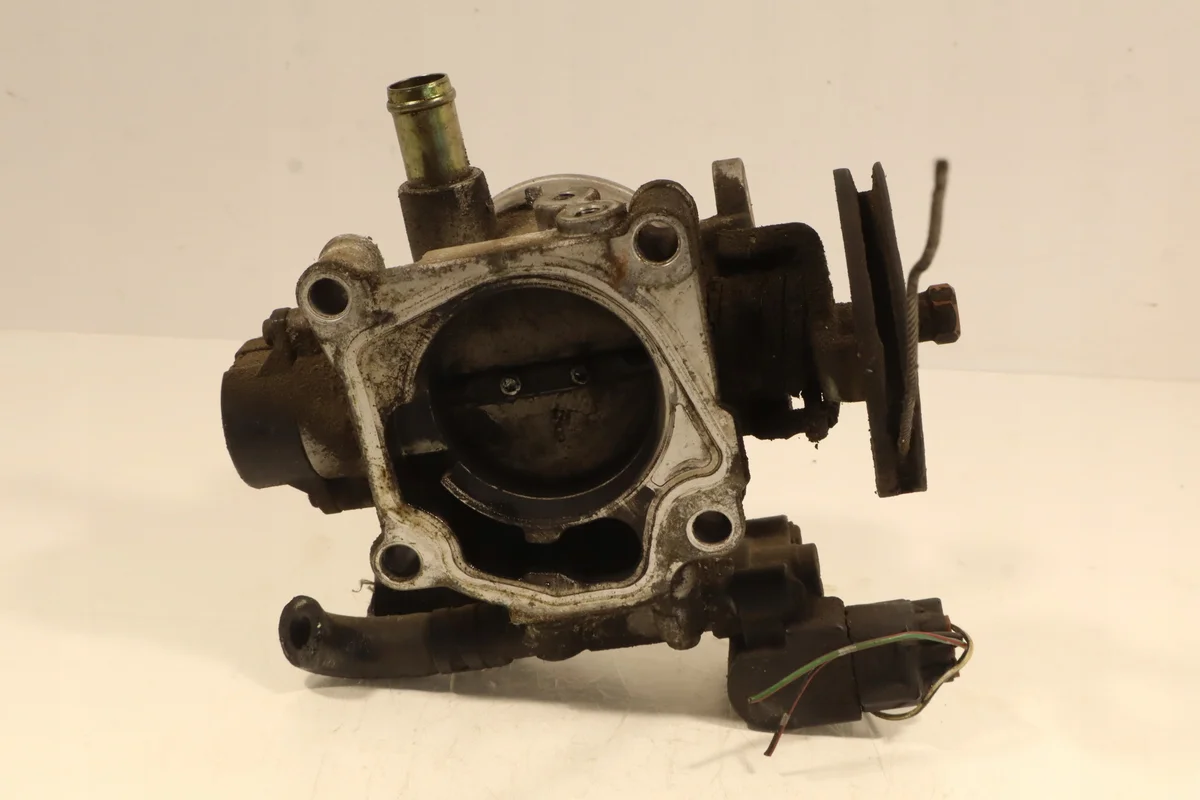 Drosselklappe Toyota Avensis II T25 1.8 22270-22061