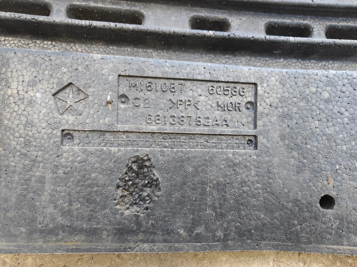 Stötfångarabsorbent Jeep Grand Cherokee WK2 image 3