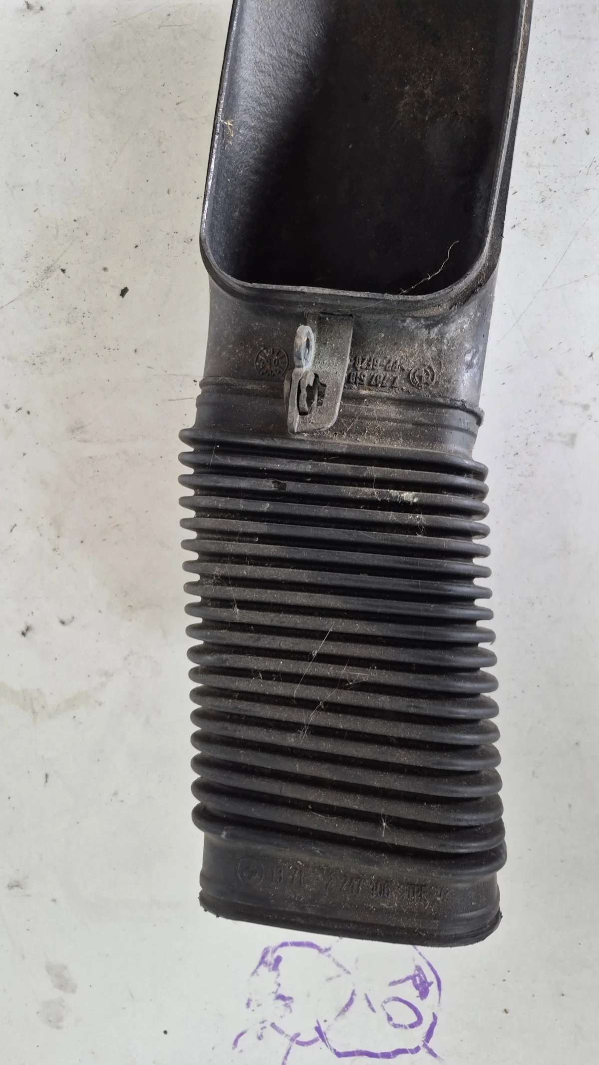 BMW X3 E83 Luftintagsslange 7787518 image 4