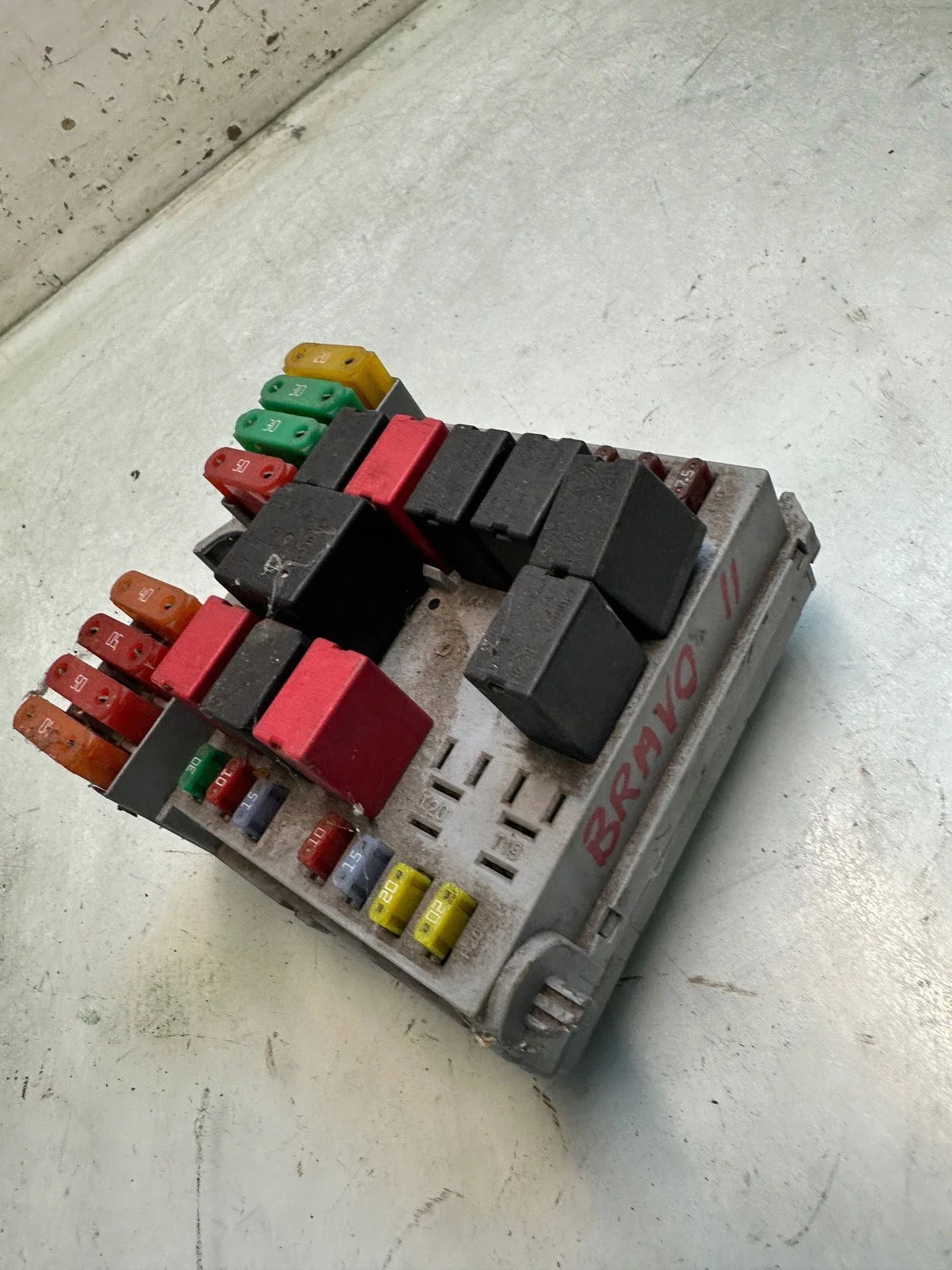 Fiat Bravo II Fuse Box Complete 9788