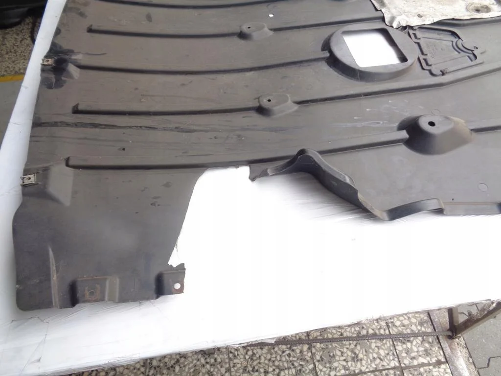 Protetor Motor BMW E92 E93 Usado OEM 7140983 image 8