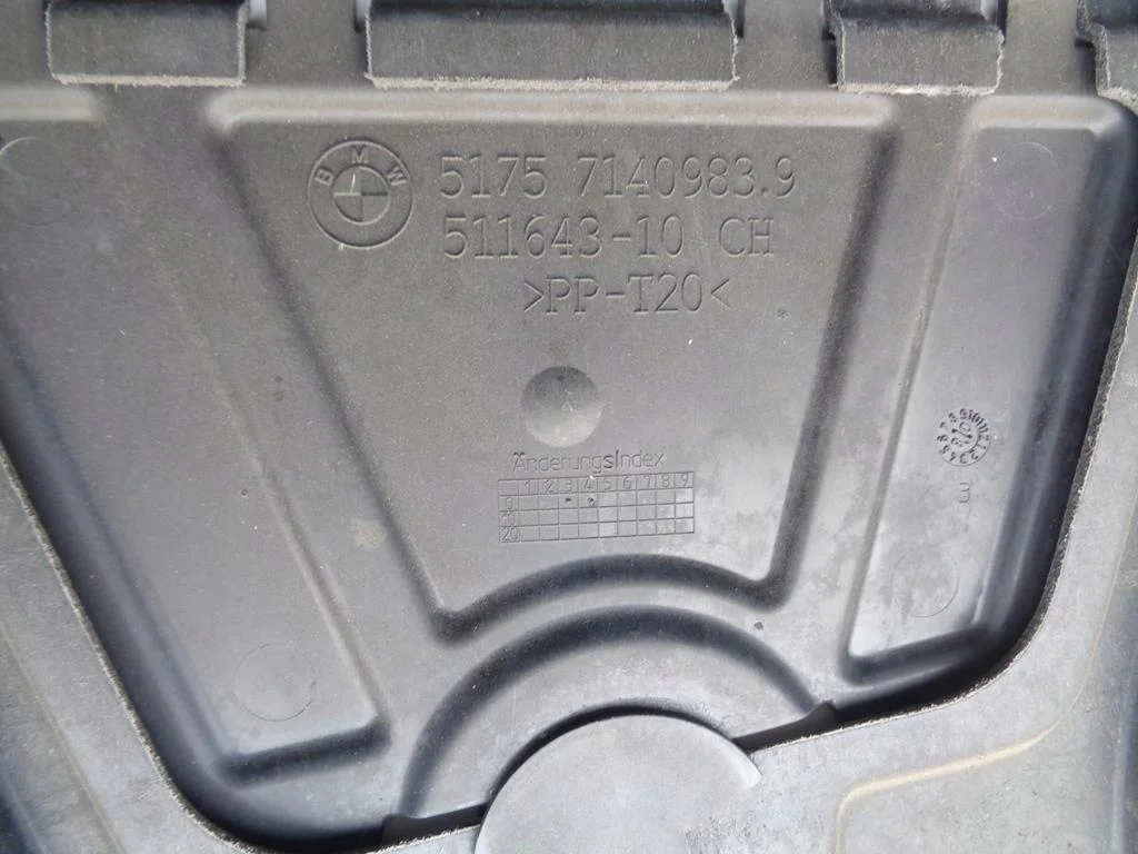 Protetor Motor BMW E92 E93 Usado OEM 7140983 image 9
