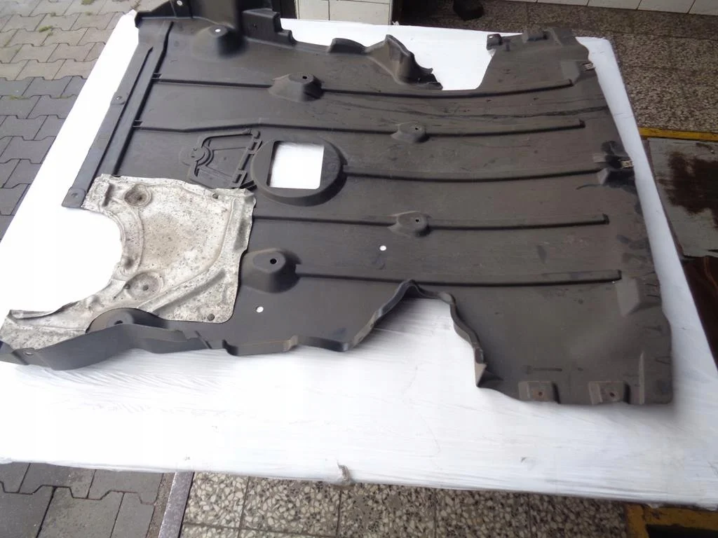 Protetor Motor BMW E92 E93 Usado OEM 7140983 image 10