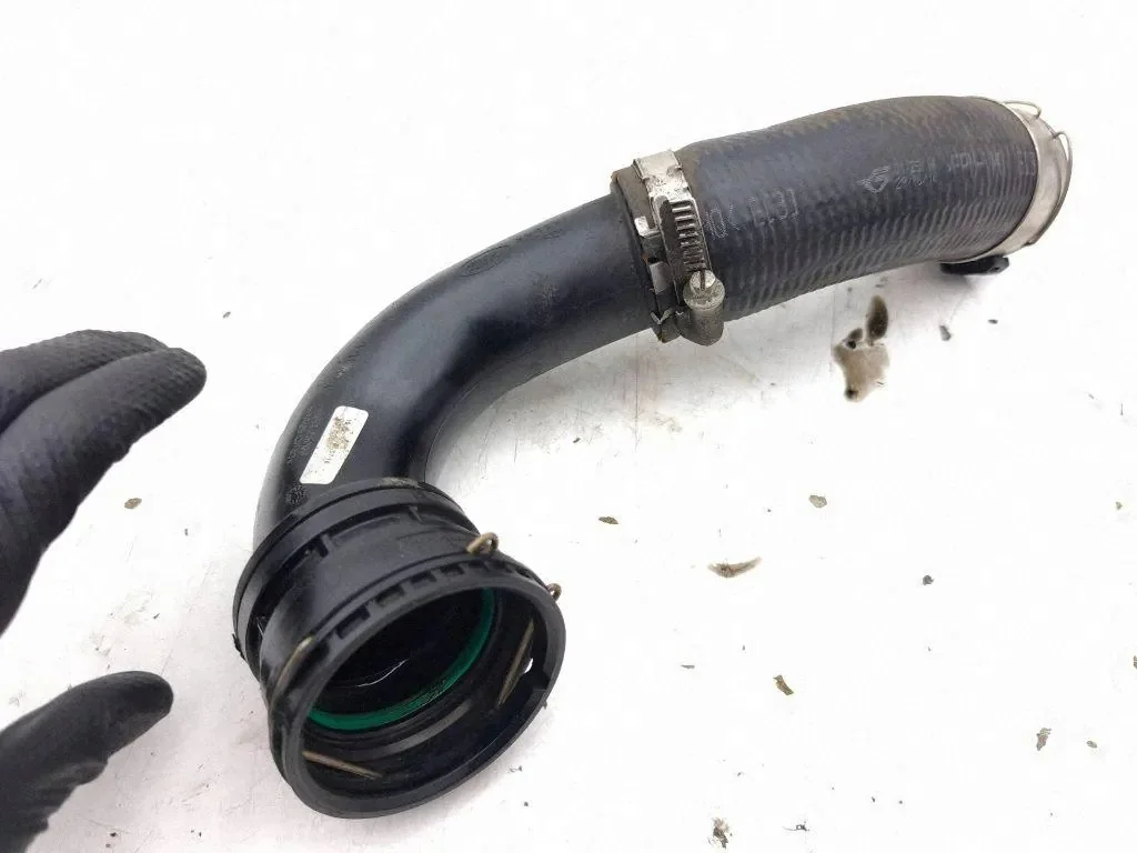 Land Rover Range Rover Evoque Intercooler Pipe image 3