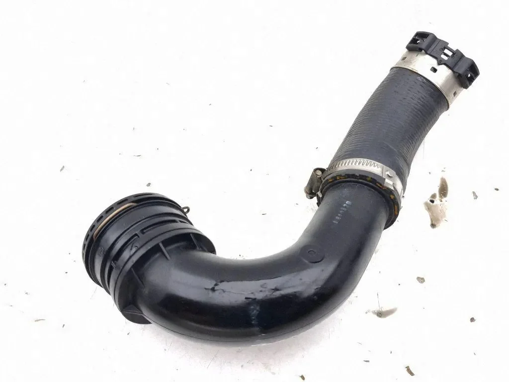 Land Rover Range Rover Evoque Intercooler Pipe image 4