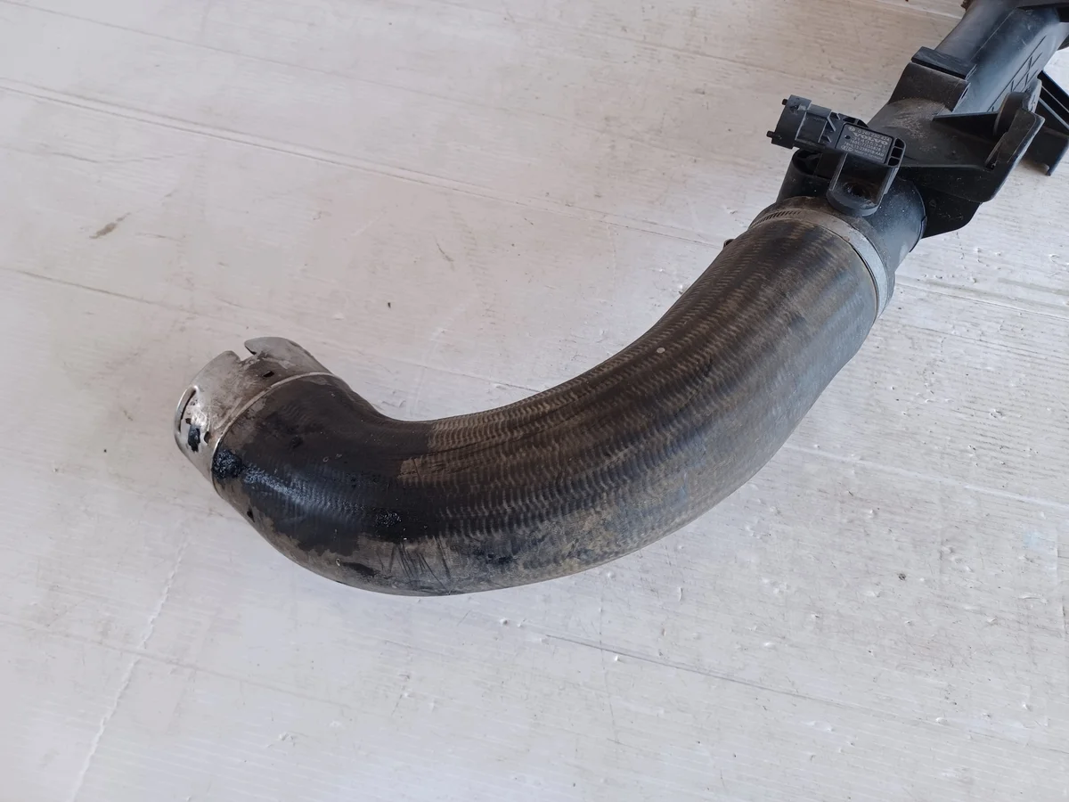Air Intake Hose Volvo XC60 II 31422153