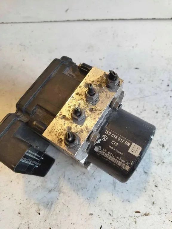 ABS-pump 1K0614517DN Skoda Octavia II