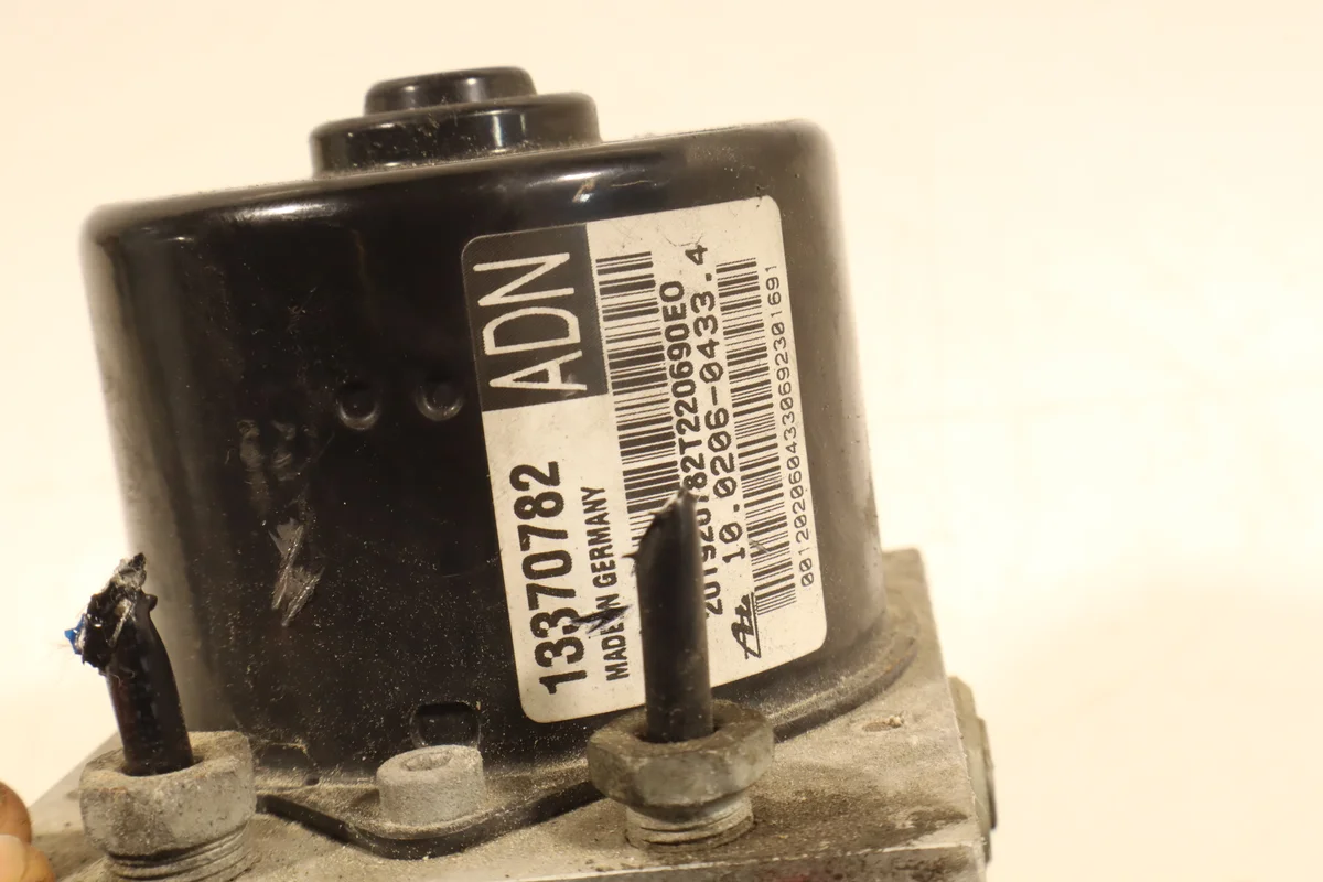 Pompa ABS Avant Opel Astra J 13370782 image 7