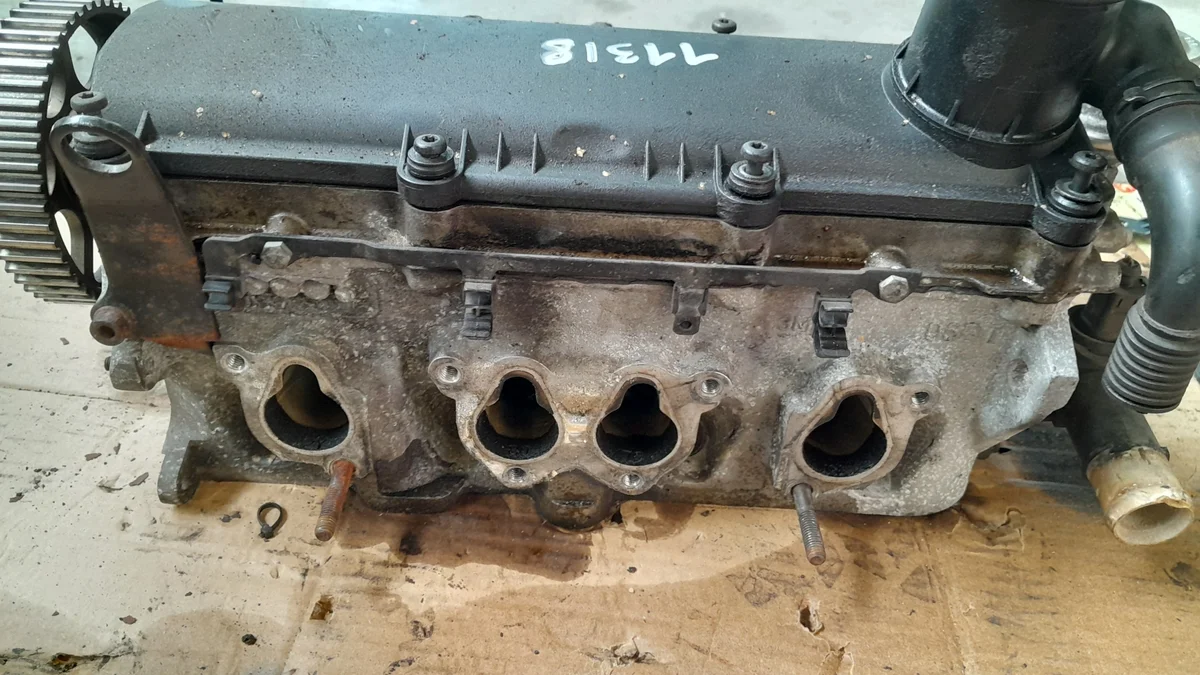 Audi A3 8P 1.6 MPI sylinterinkansi käytetty