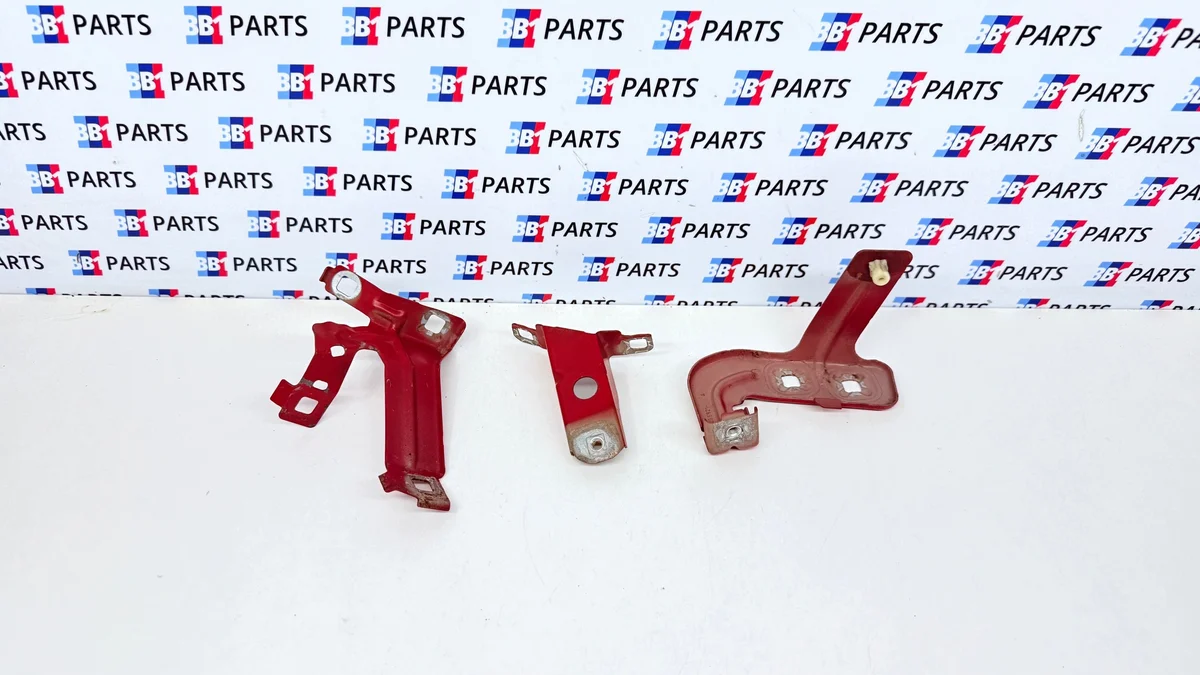 BMW F30 F31 Soporte Guardabarros Izquierdo Rojo