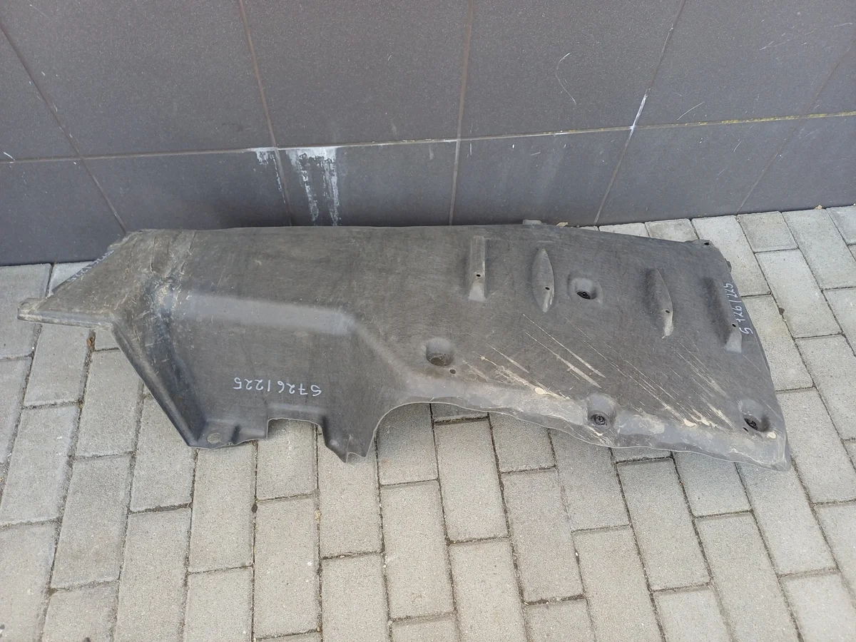Skydd Underrede Bak Toyota Corolla E21 Kombi image 3