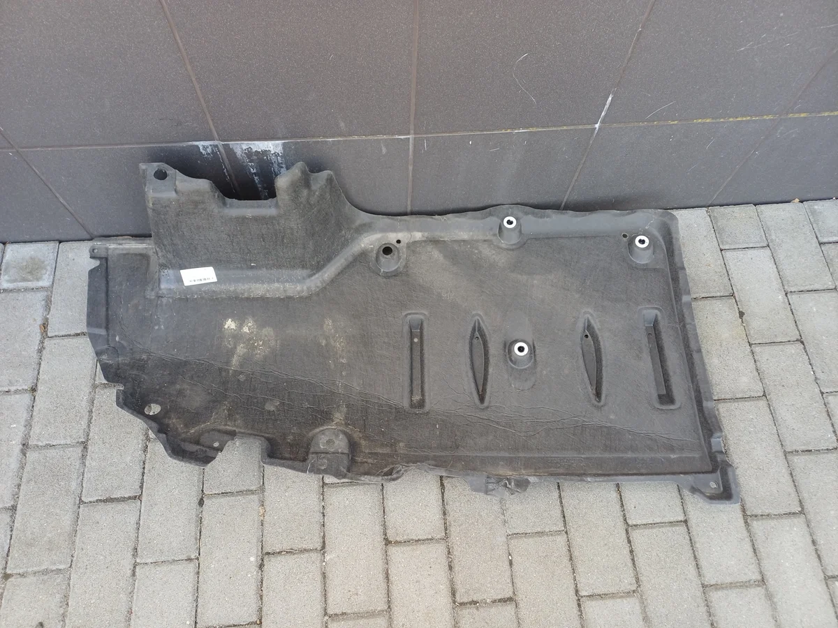 Skydd Underrede Bak Toyota Corolla E21 Kombi image 4