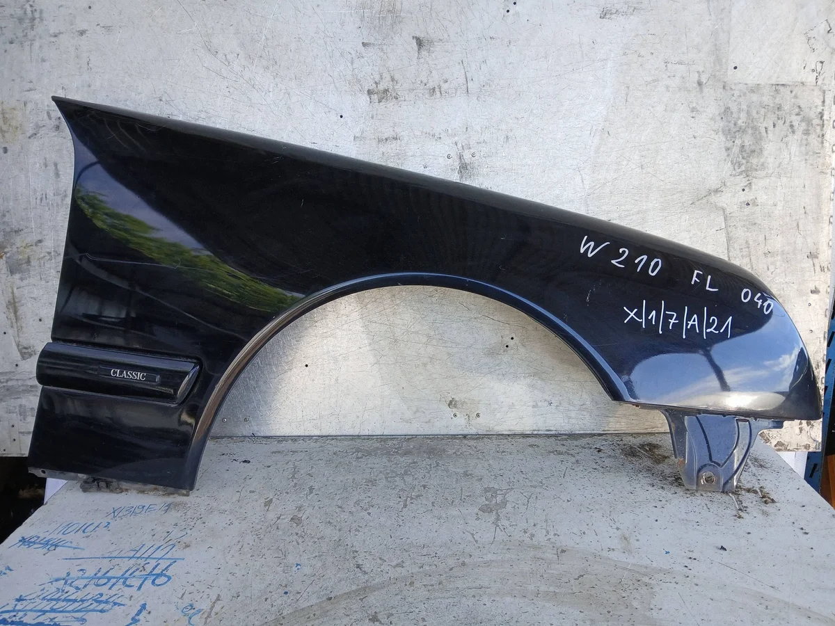 Aile Avant Droite Mercedes E W210 X17A21