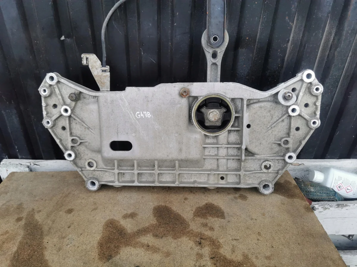 Audi A3 8P / VW Golf V Sanki 1K0199369F