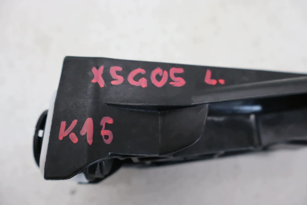 BMW X5 G05 Left Roller Blind Mount image 4
