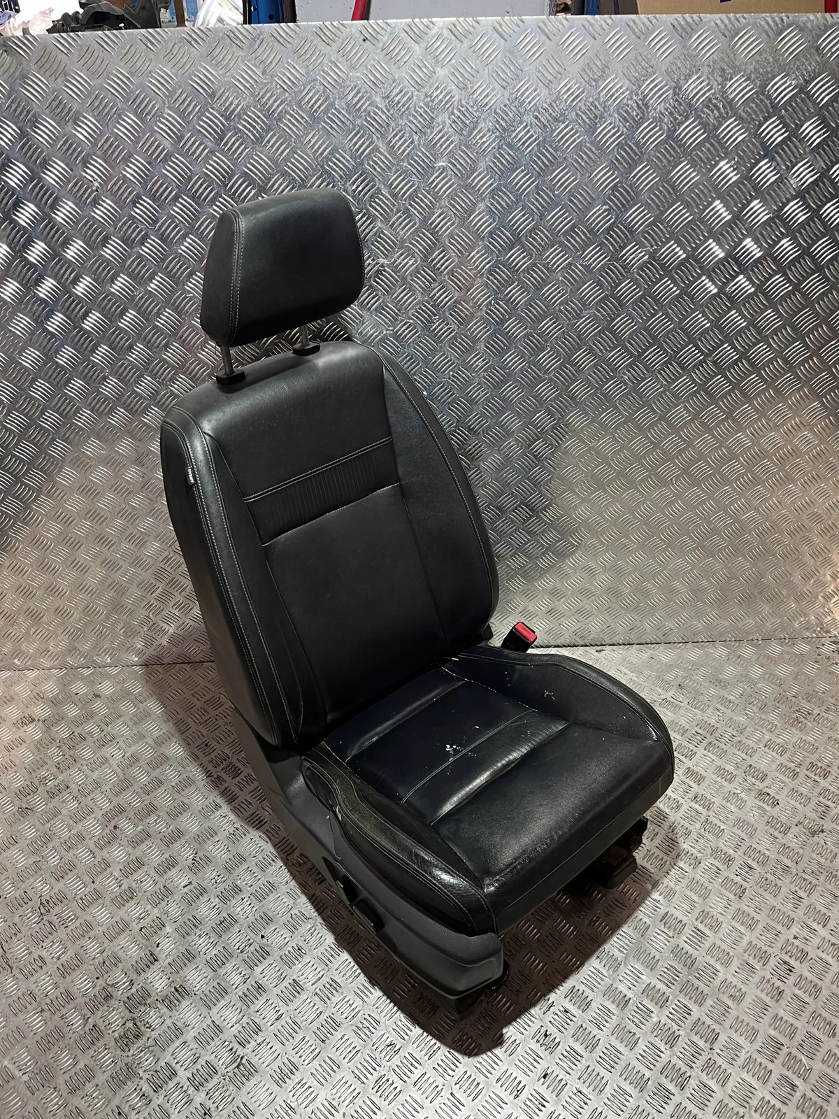 Höger stol läder värmd Ford Ranger DG33482 image 3