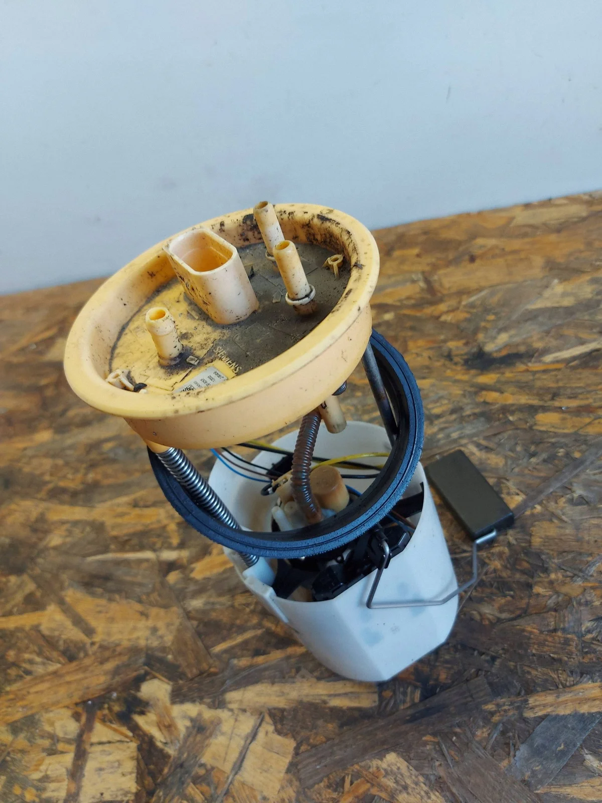 Pompe à carburant VW Touran II 1.6 TDI 1T0919050F