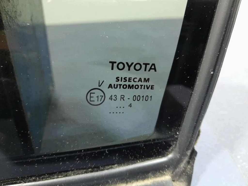 Toyota Corolla XII E21 Sedan takalasin vasen