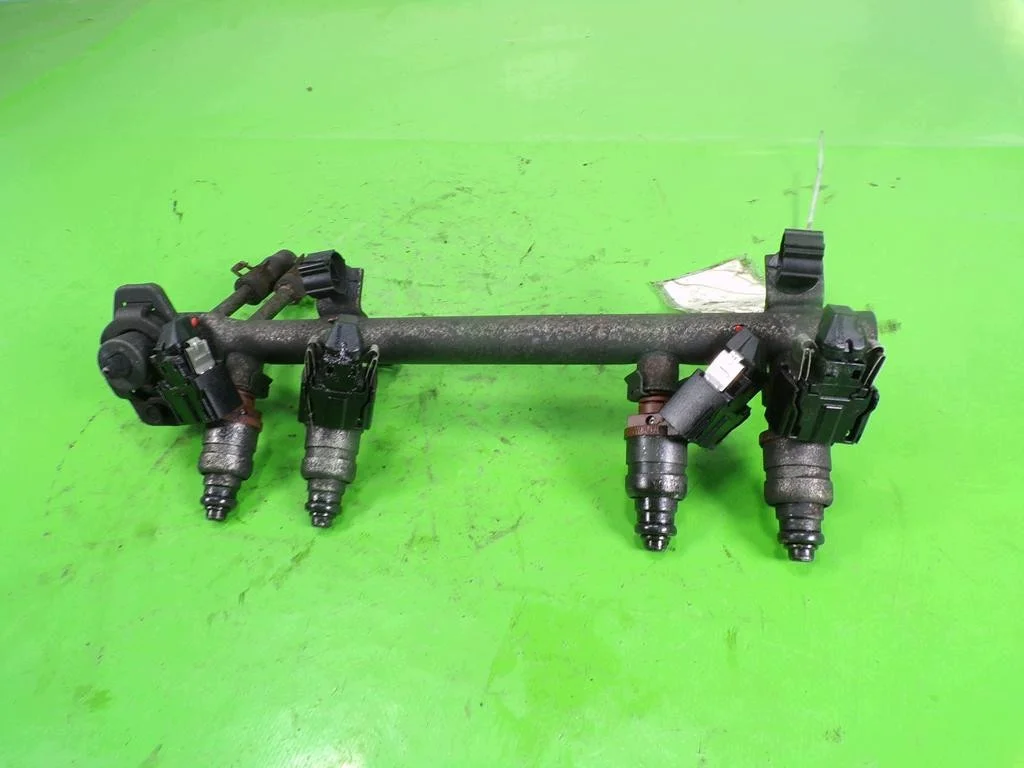Skoda Felicia 1.3 58HP Injector Rail F-407096-