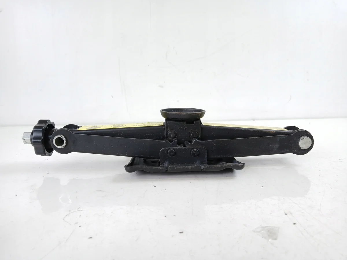 Mercedes W168 tunkki A1685830415