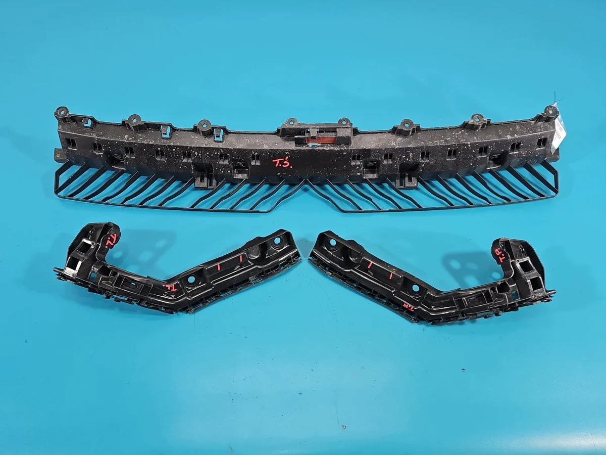 Suporte Para-choque Traseiro Esq VW T-ROC