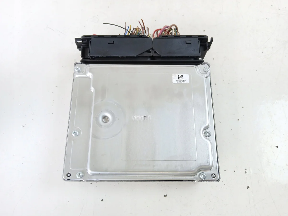 BMW E60 E61 2.0 D computer motor 7811700 image 4