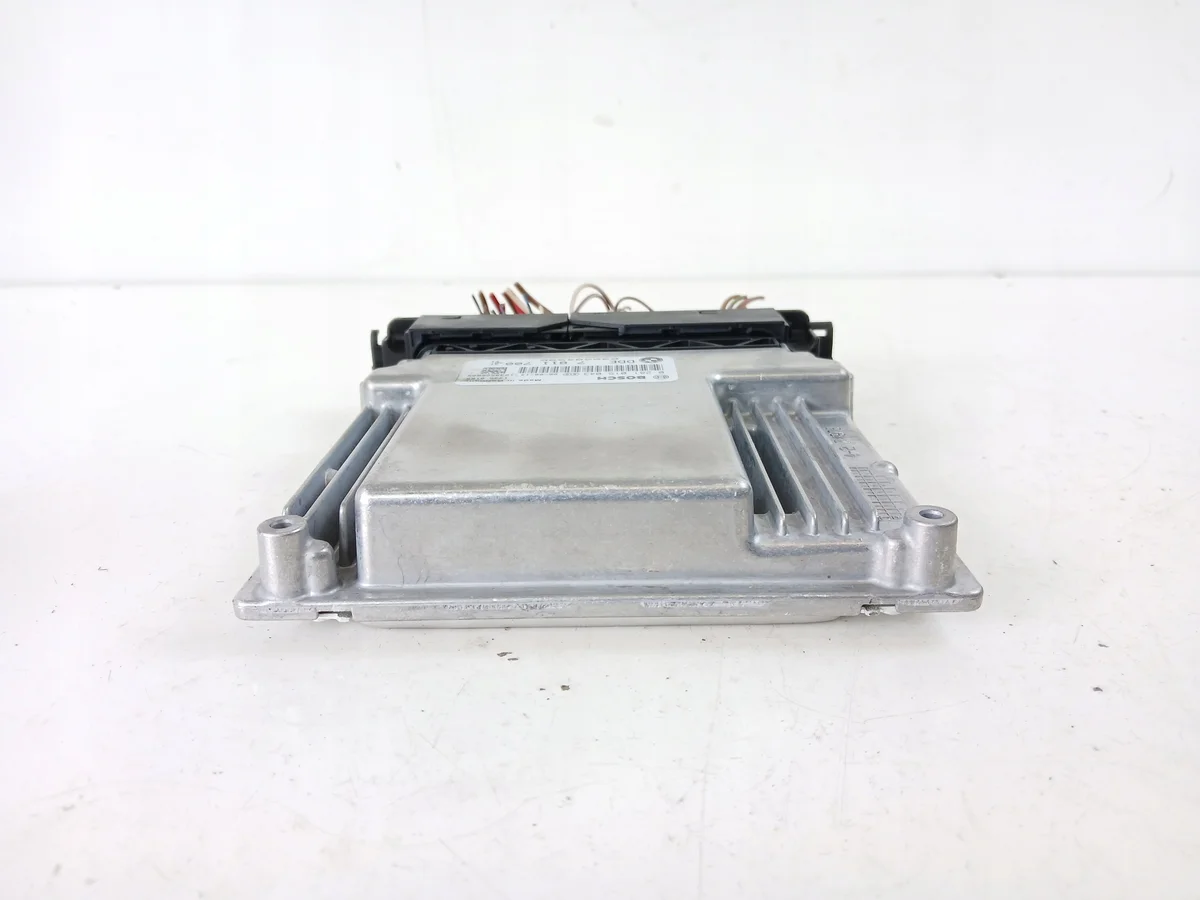 BMW E60 E61 2.0 D computer motor 7811700 image 5