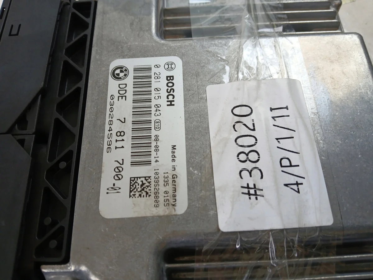 BMW E60 E61 2.0 D computer motor 7811700 image 6