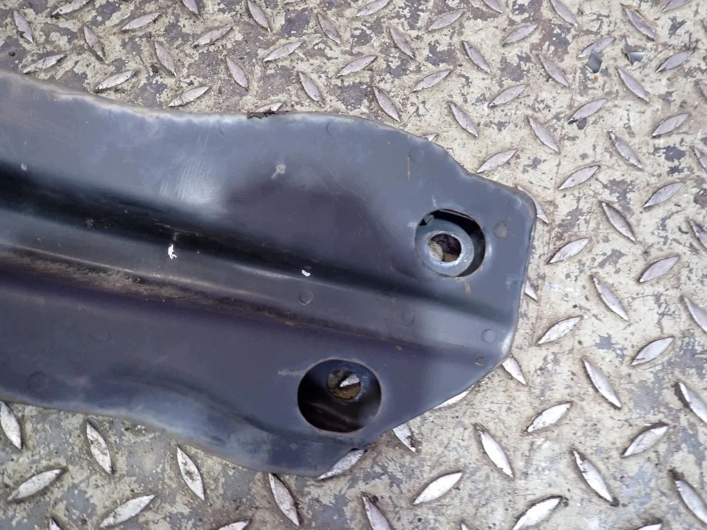 Renfort pare-chocs Mitsubishi Colt VI Z30