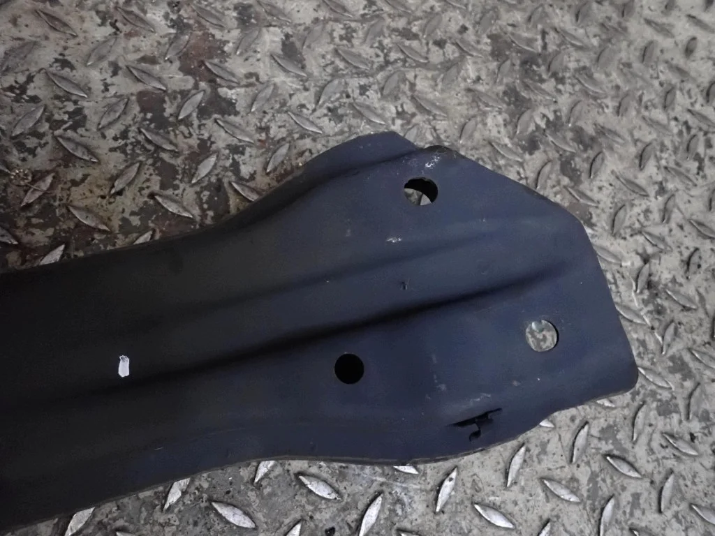 Versteviging bumper Mitsubishi Colt VI Z30 image 5