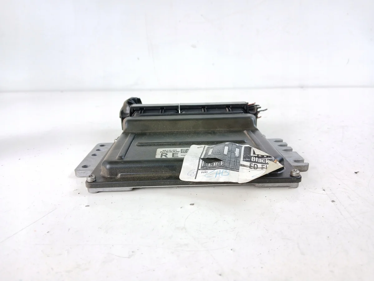 Nissan Primera P12 Engine Control Unit MEC32-600 image 5