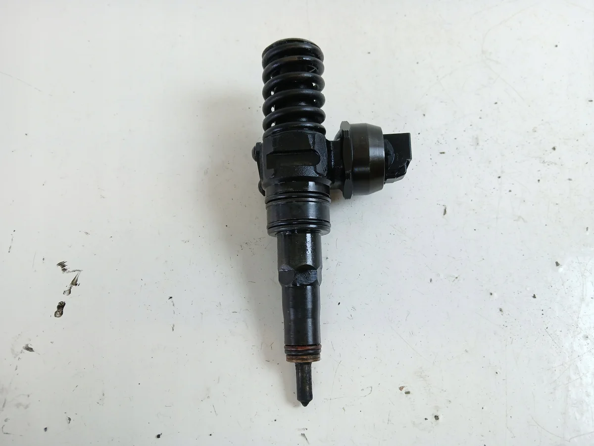 VW Passat B5 2.0 TDI suutin 038130073BC