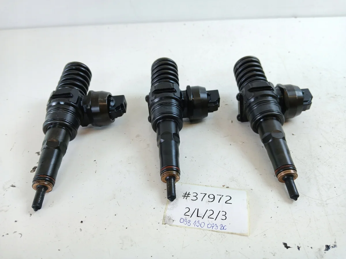 VW Passat B5 2.0 TDI Injector Pump 038130073BC image 4