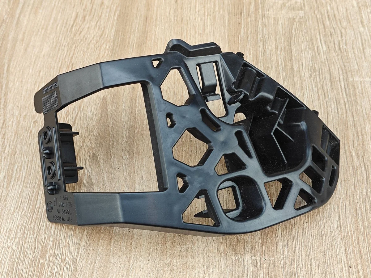 Soporte Parachoques BMW 8 G14 G15 G16 7420884