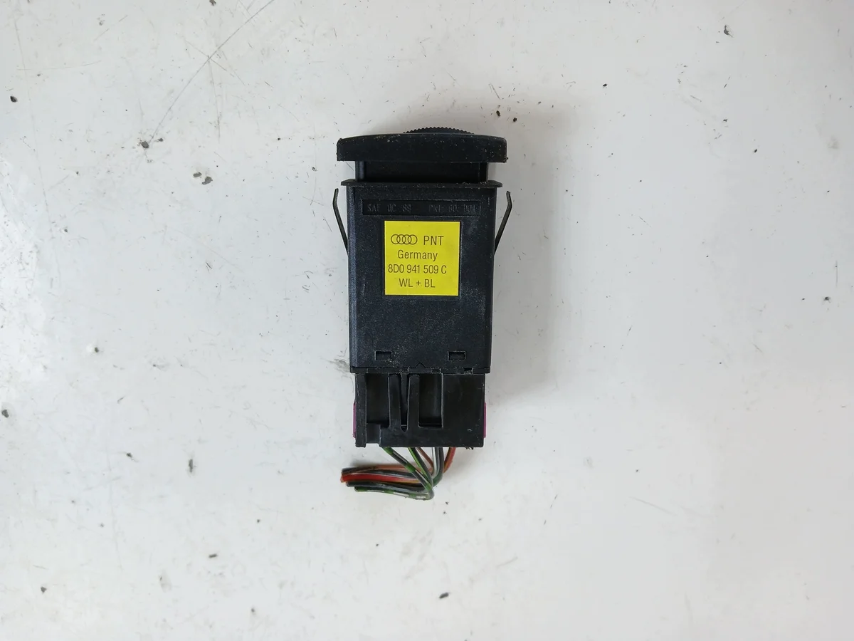 Audi A4 B5 Hazard Light Switch 8D0941509C image 3