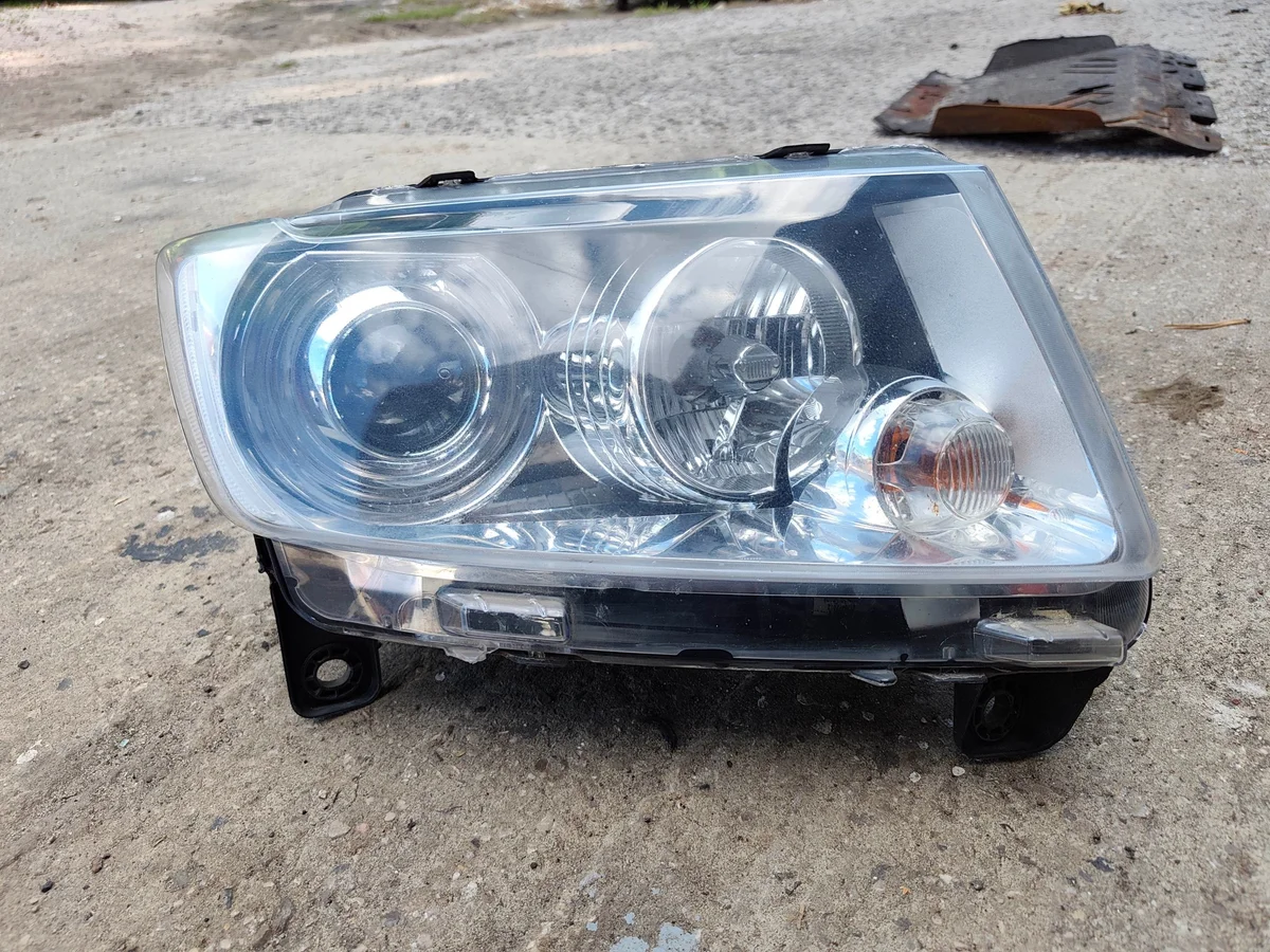 Phare droit Jeep Grand Cherokee WK2 10-13