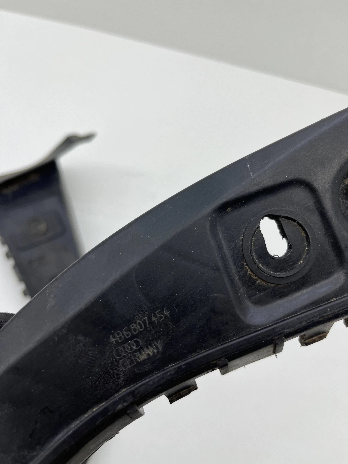 Audi A6 C5 Rear Bumper Bracket Left+Right image 3