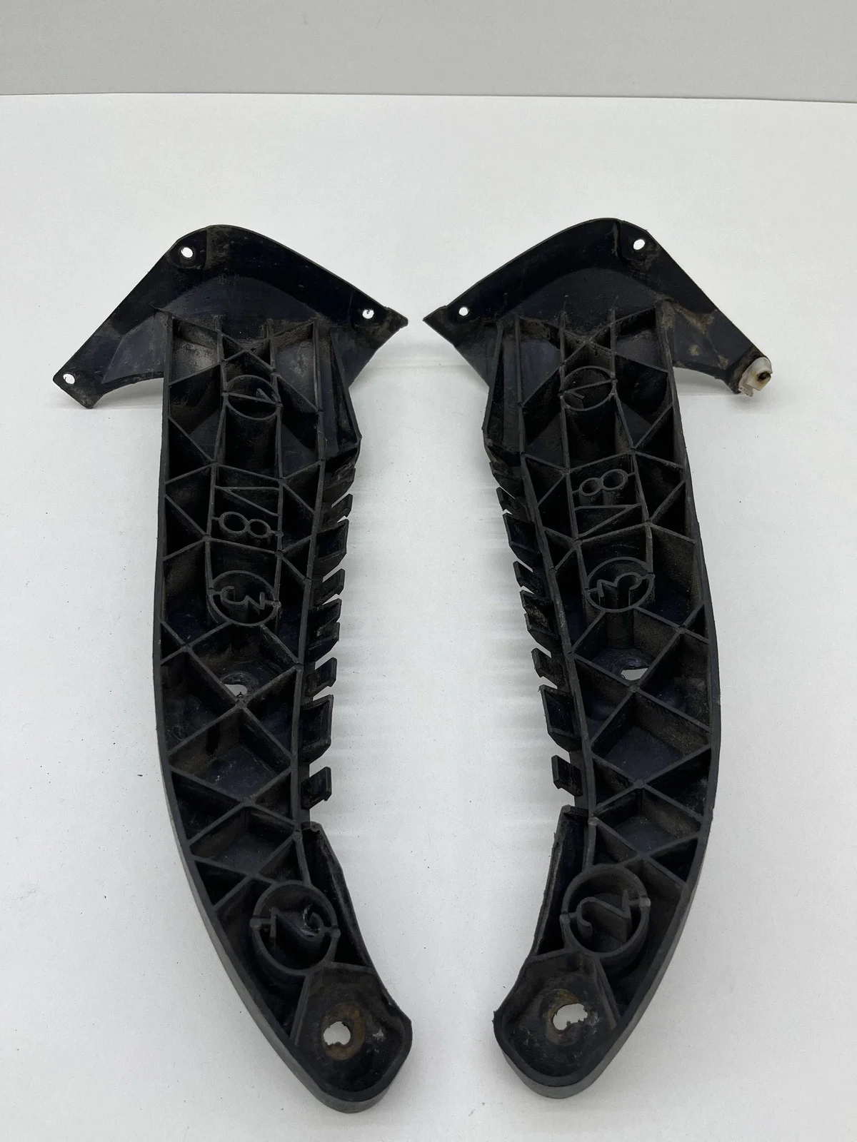 Audi A6 C5 Rear Bumper Bracket Left+Right image 4