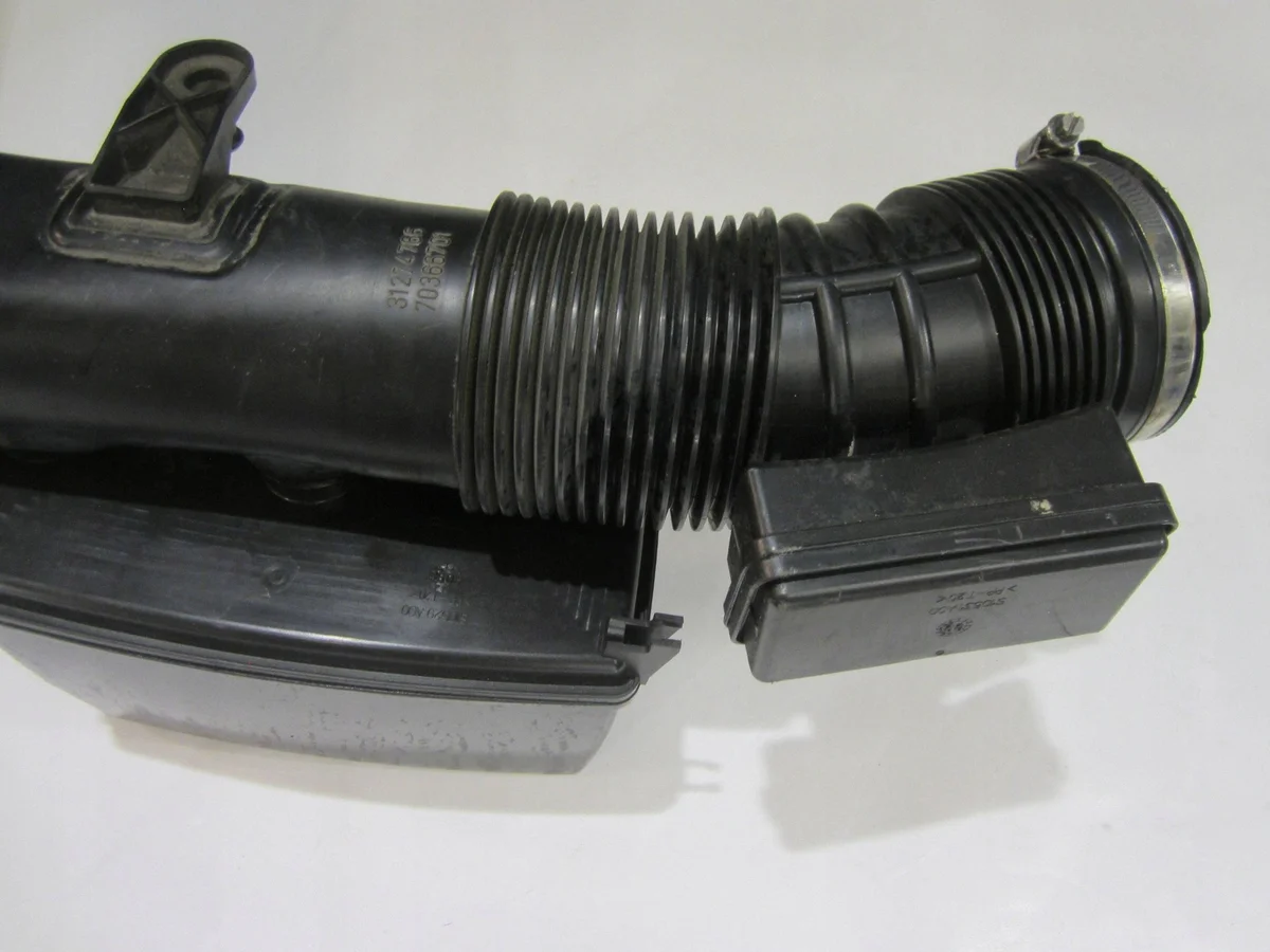 Volvo XC70 S80 II Air Intake Hose 31274766