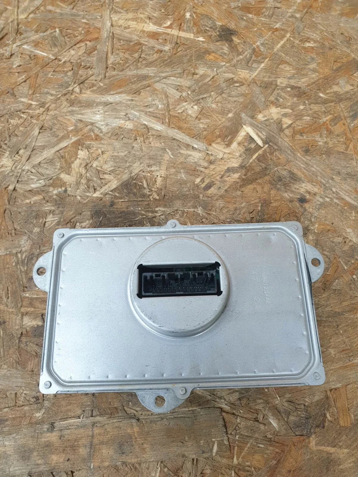 Peugeot 208 II Corsa F Ajovalojen Muunnin L371210