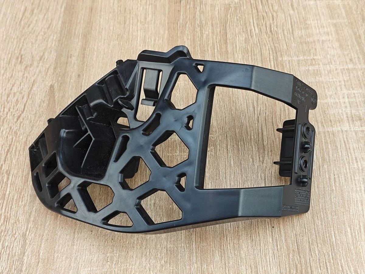 Suporte Para-choque Dianteiro Esquerdo BMW G16 G15 G14