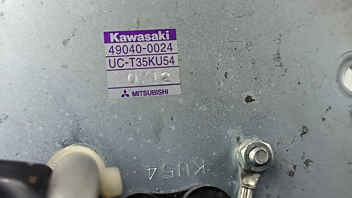 Pompa paliwa Kawasaki GTR 1400 usata image 4