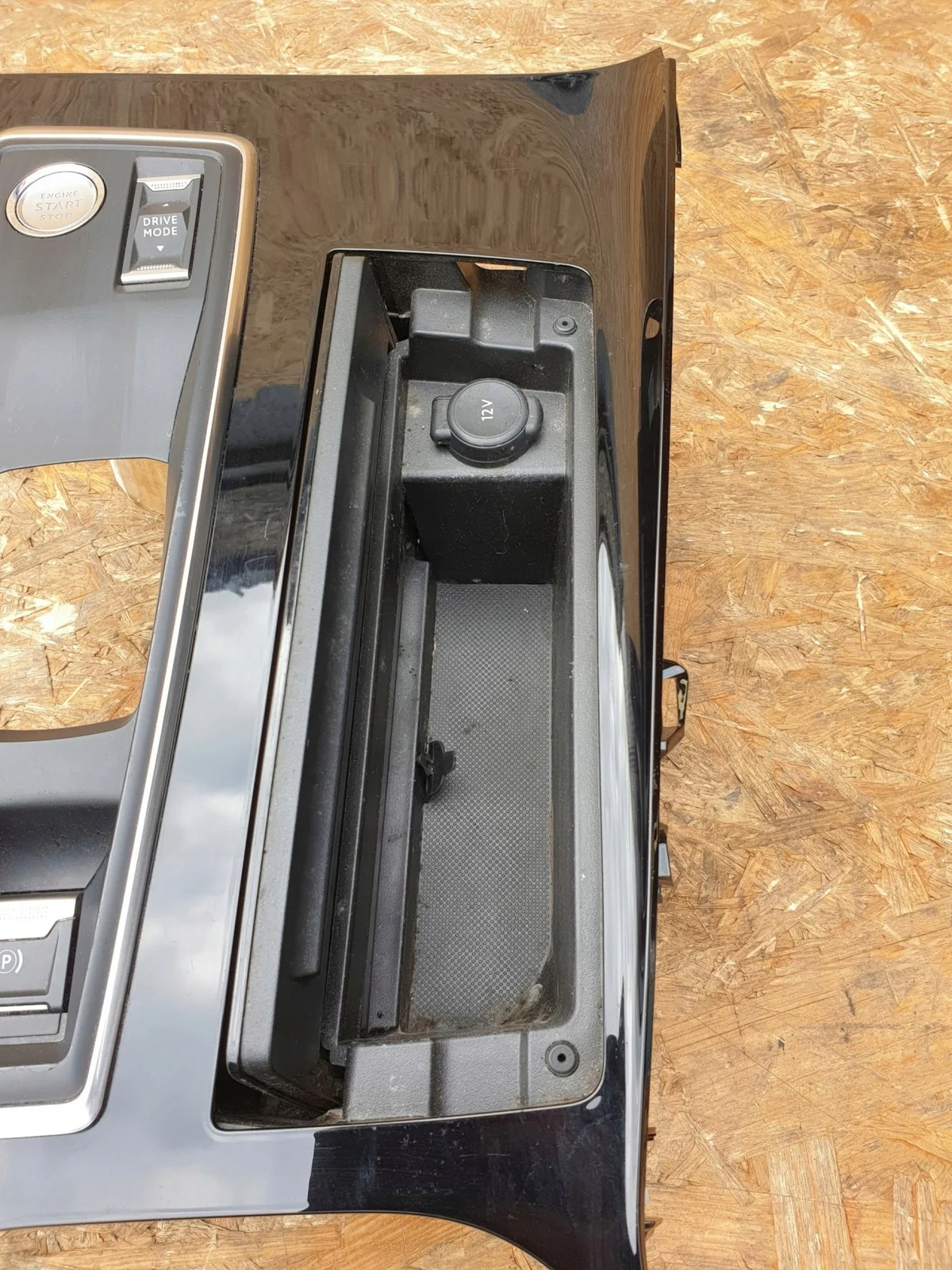 Peugeot 508 II Moldura Console Central Usada image 5