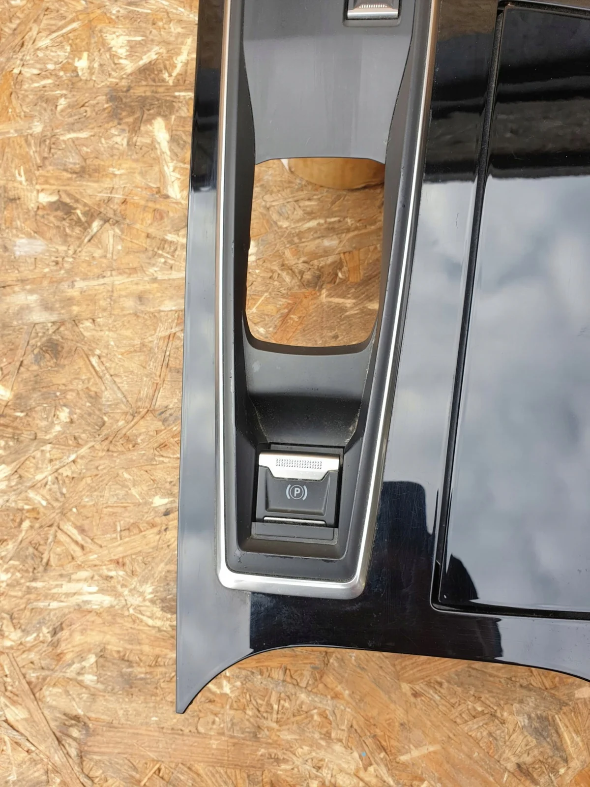 Peugeot 508 II Moldura Console Central Usada image 8